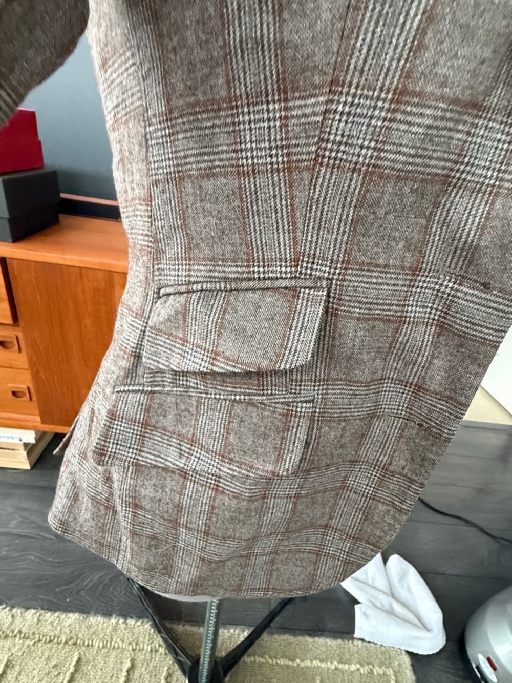 Beautiful Wool Blazer - Picture 2 of 12